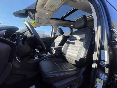 Used 2019 Ford Escape Titanium image 6