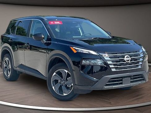 Certified 2026 Nissan Rogue SV FWD image 9