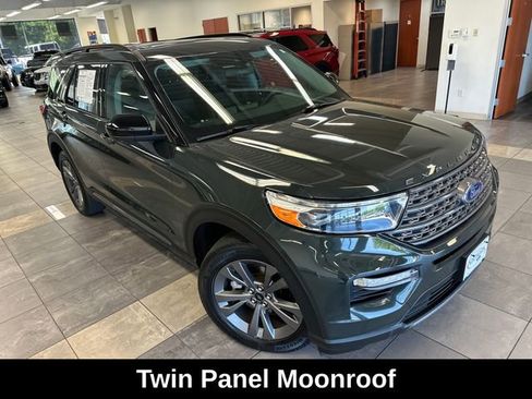 Used 2023 Ford Explorer XLT w/ Equipment Group 202A AWD/4WD image 12