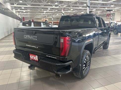 Used 2025 GMC Sierra 3500 Denali Ultimate image 6