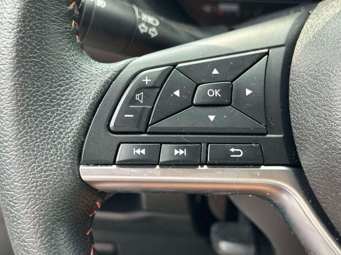 Used 2023 Nissan Kicks SR FWD image 19