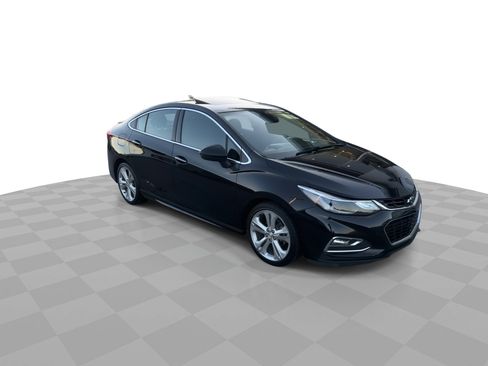 Used 2018 Chevrolet Cruze Premier image 2
