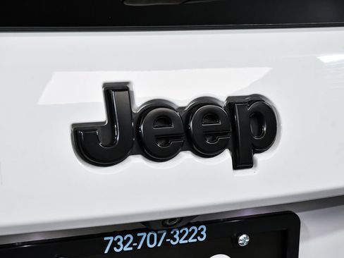 Used 2018 Jeep Grand Cherokee SRT w/ Trailer Tow Group IV AWD/4WD image 93