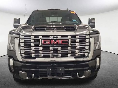 Used 2024 GMC Sierra 2500 Denali w/ Denali Reserve Package AWD/4WD image 2