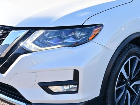 Used 2018 Nissan Rogue SL w/ Premium Package image 11