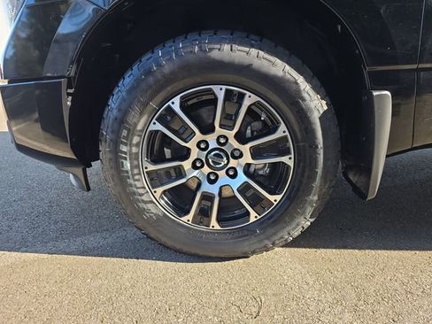 Used 2021 Nissan Titan SV w/ SV Convenience Package image 27