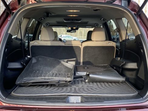 Used 2018 Honda Pilot Touring image 16