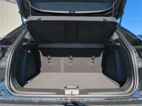 New 2026 Chevrolet Trax LT w/ Sunroof Package image 13