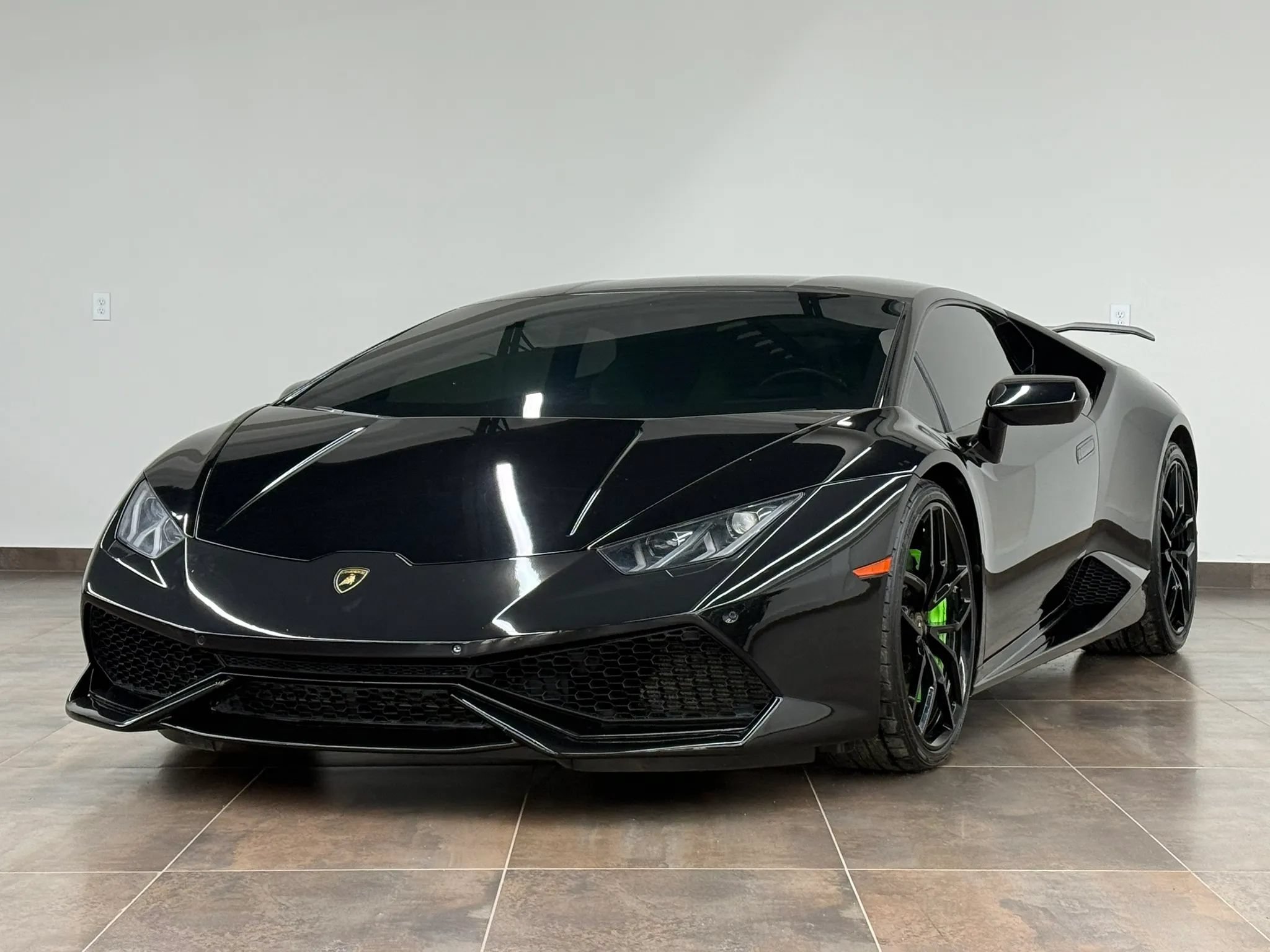 Used 2015 Lamborghini Huracan LP 610-4 AWD/4WD image 1