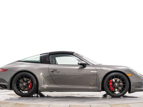 Used 2018 Porsche 911 Targa 4 GTS AWD/4WD image 18