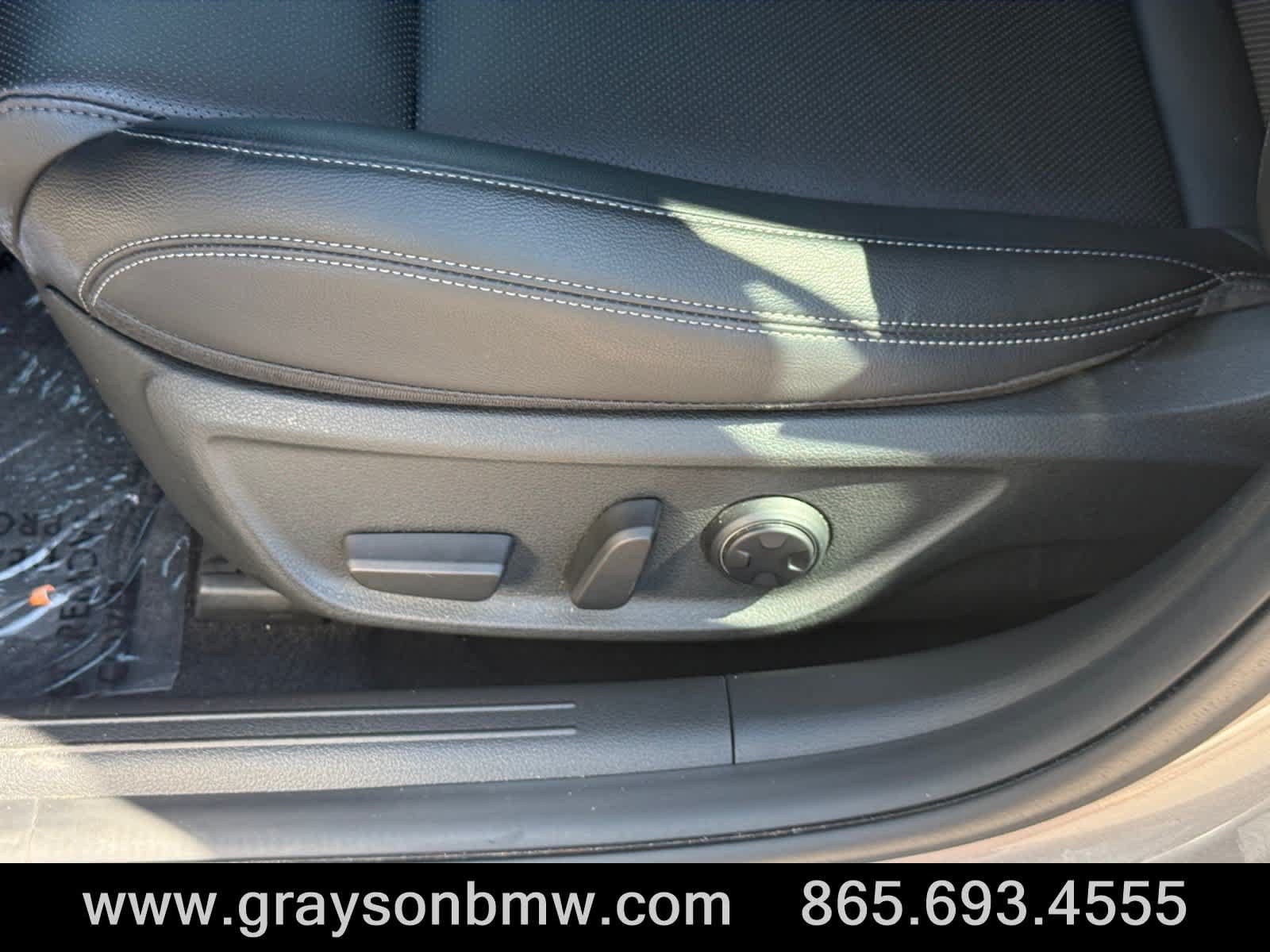 Used 2026 Genesis G70 2.5T RWD image 12