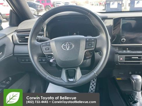 Used 2025 Toyota Camry SE image 21