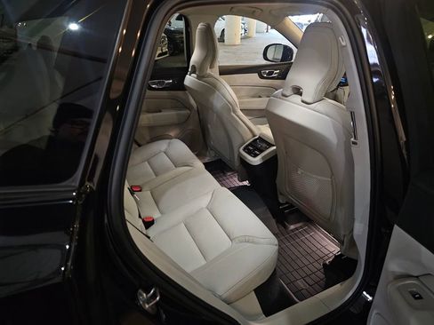 Certified 2023 Volvo XC60 B6 Ultimate w/ Protection Package Premier image 9