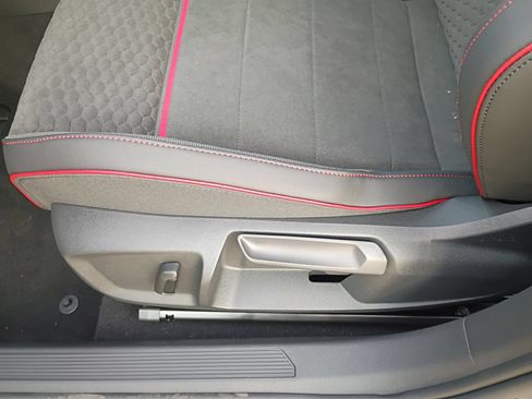 New 2026 Volkswagen GTI SE FWD image 15