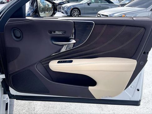 Used 2018 Lexus LS 500 w/ Interior Upgrade Package image 21