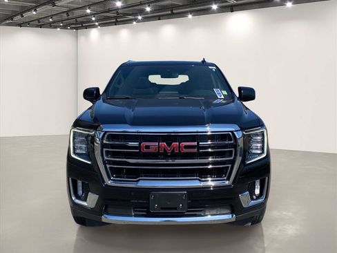 Used 2022 GMC Yukon SLT w/ SLT Premium Package AWD/4WD image 2