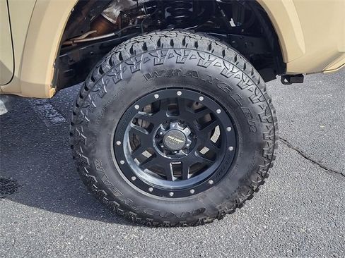 Used 2019 Toyota Tacoma 4x4 Double Cab image 6