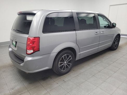 Used 2016 Dodge Grand Caravan SXT FWD image 9