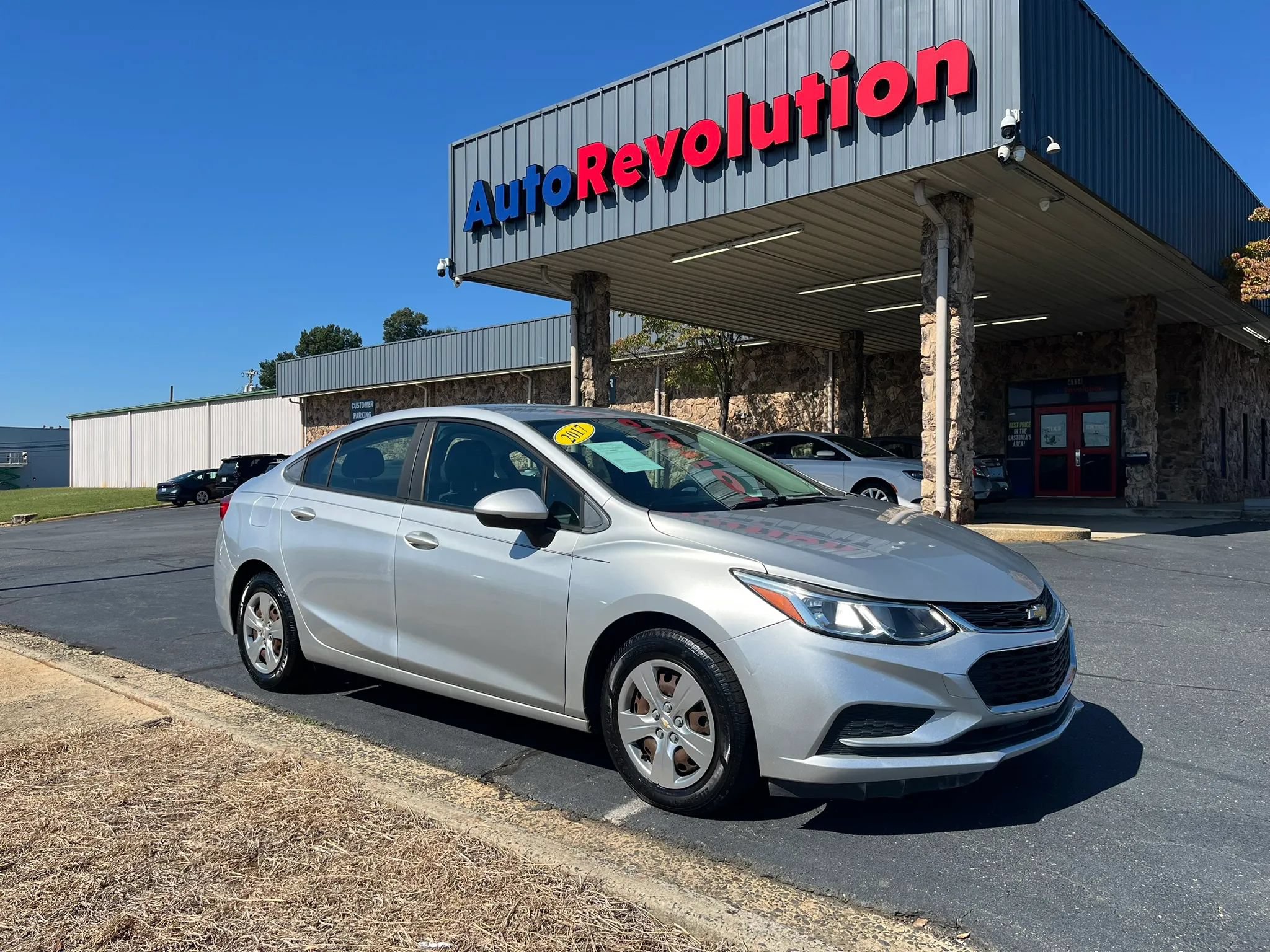 Used 2017 Chevrolet Cruze LS FWD image 1
