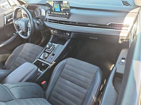 Used 2024 Mitsubishi Outlander SE FWD image 23