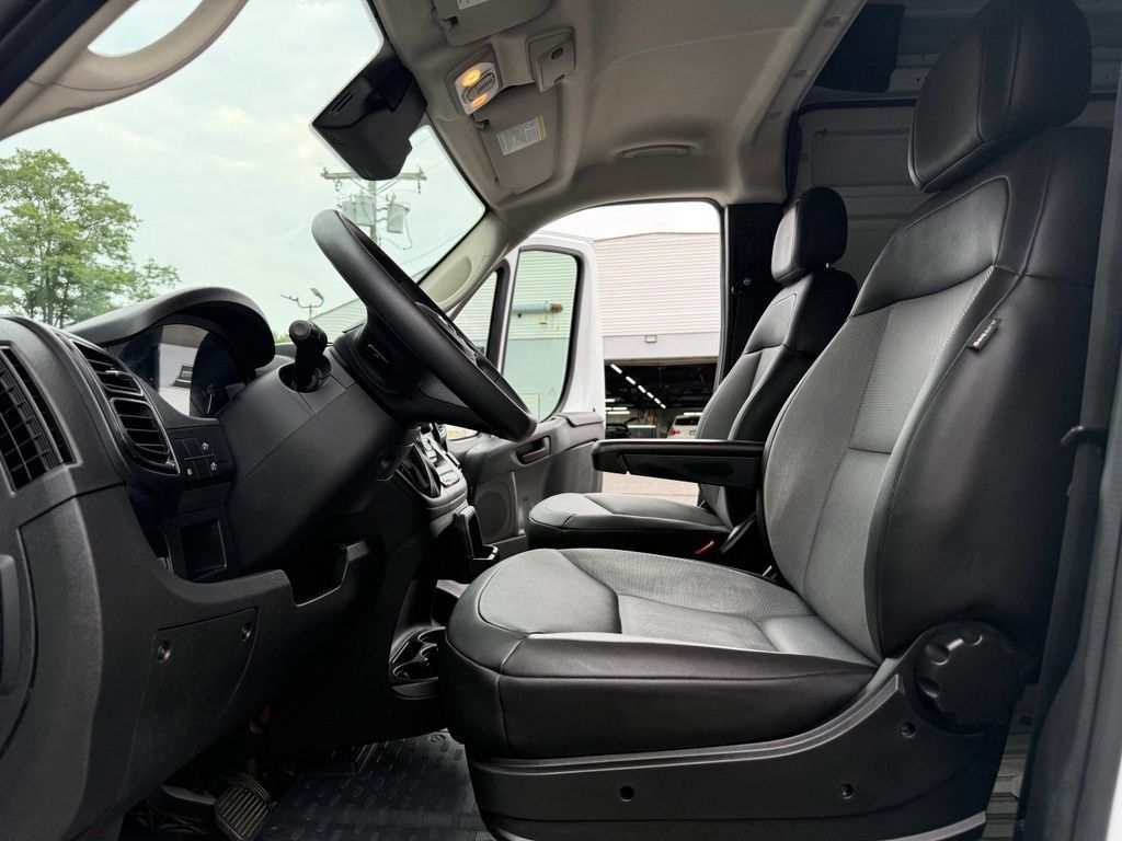Used 2025 RAM ProMaster 2500 w/ Convenience Group FWD image 14