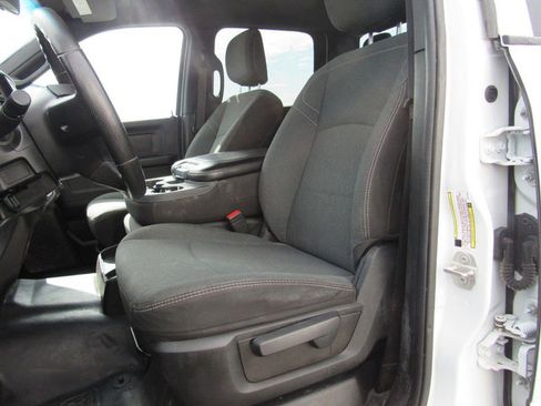 Used 2024 RAM 3500 Tradesman w/ Chrome Appearance Group AWD/4WD image 33