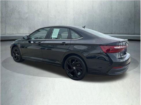 Used 2026 Volkswagen Jetta SE w/ Black Wheel Package FWD image 9