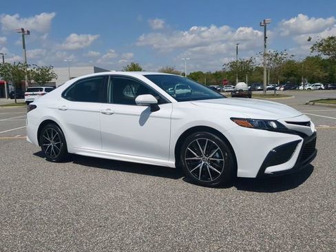 Certified 2023 Toyota Camry SE image 2