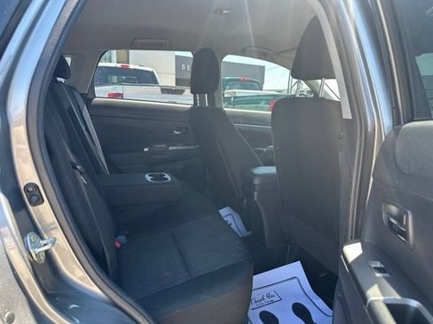 Used 2021 Mitsubishi Outlander Sport SE FWD image 12
