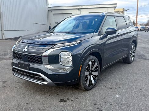 New 2026 Mitsubishi Outlander SEL image 3