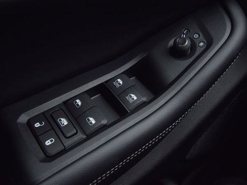 New 2025 Jeep Grand Cherokee L Laredo image 39