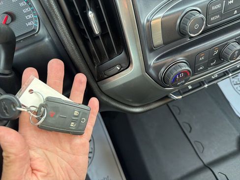 Used 2018 Chevrolet Silverado 1500 LT w/ All Star Edition AWD/4WD image 18