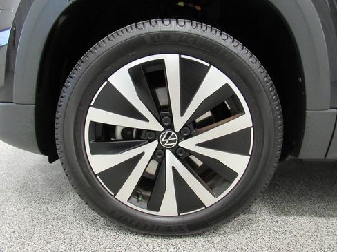 Used 2022 Volkswagen Taos SE image 10