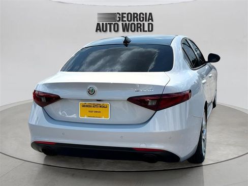 Used 2022 Alfa Romeo Giulia Ti image 5