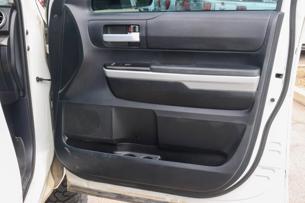 Used 2019 Toyota Tundra SR5 w/ SR5 Upgrade Package AWD/4WD image 18