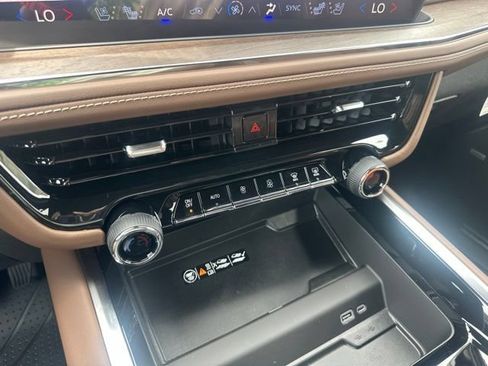 New 2026 Chevrolet Tahoe High Country AWD/4WD image 27