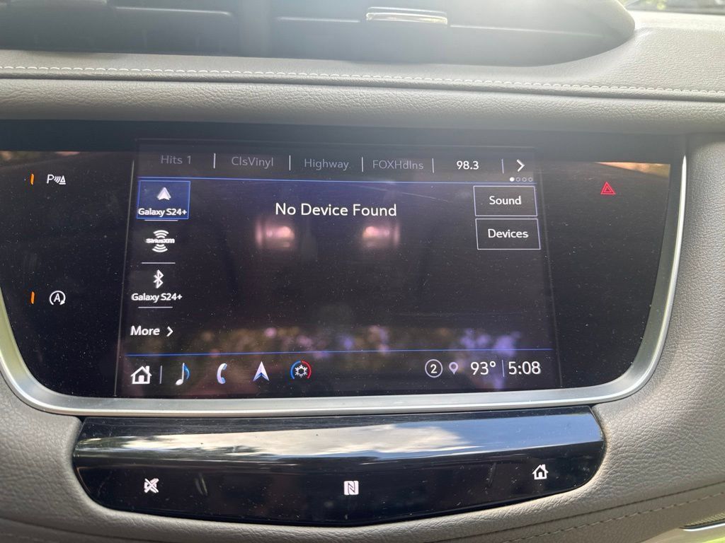 Used 2021 Cadillac XT5 Premium Luxury w/ LPO, Floor Liner Package FWD image 19