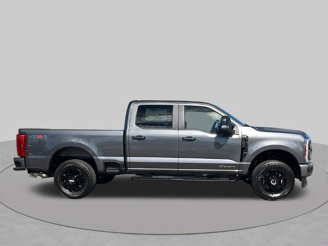 New 2026 Ford F250 4x4 Crew Cab Super Duty image 2