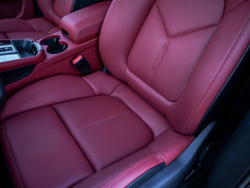 New 2026 Porsche Macan S image 24