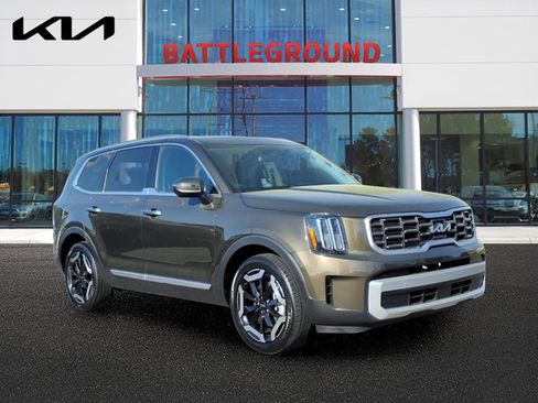 Certified 2025 Kia Telluride S AWD/4WD image 1
