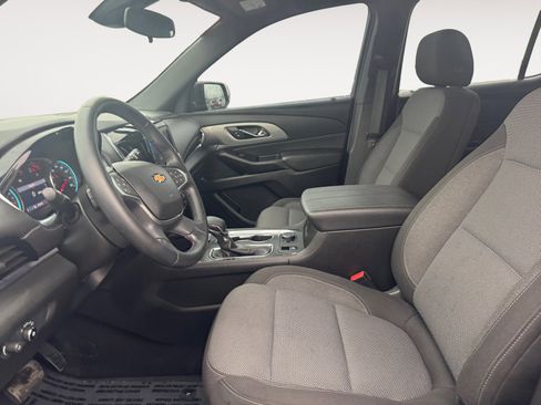 Used 2023 Chevrolet Traverse LT image 9
