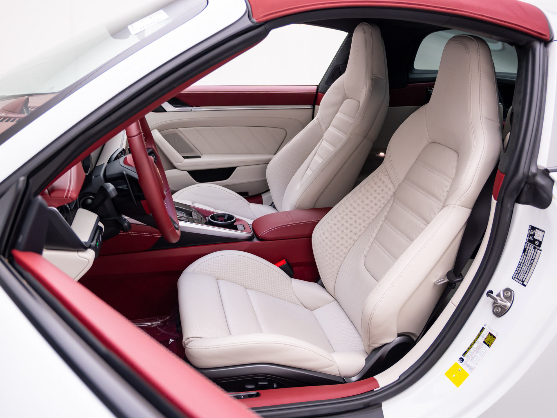 Certified 2026 Porsche 911 Targa 4 GTS AWD/4WD image 5