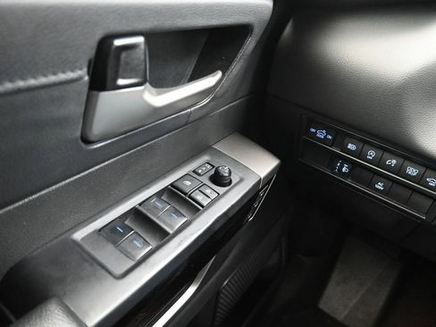 Used 2024 Toyota Tundra Limited image 10