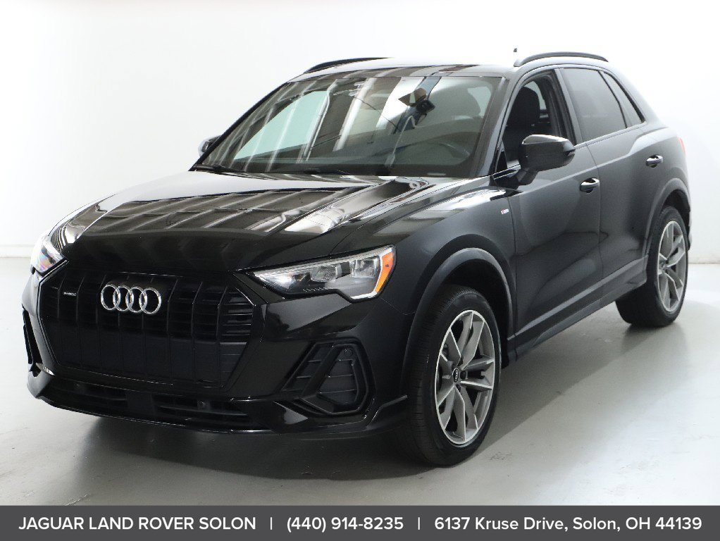 Used 2022 Audi Q3 2.0T Premium w/ Black Optic Sport Package AWD/4WD image 1