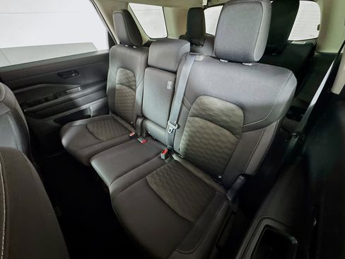 Used 2023 Nissan Pathfinder SV image 22