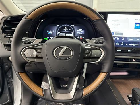 New 2026 Lexus RX 450h AWD image 10