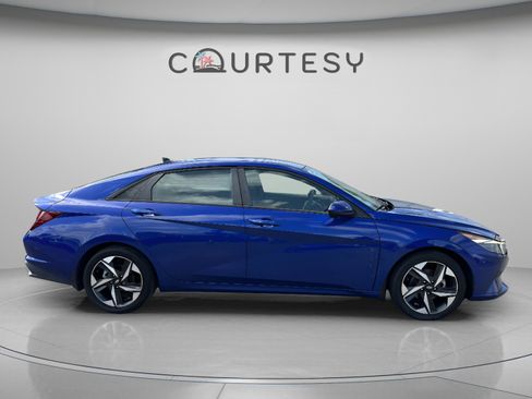 Used 2023 Hyundai Elantra SEL w/ Convenience Package image 8