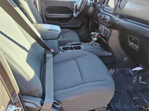 Used 2021 Jeep Gladiator Willys image 28