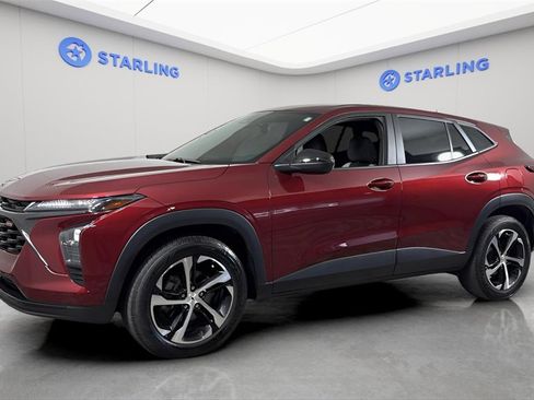 Certified 2024 Chevrolet Trax RS w/ Driver Confidence Package image 8