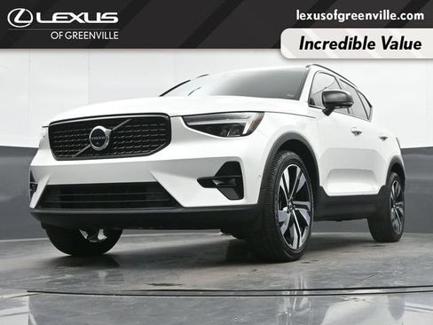 Used 2023 Volvo XC40 B5 Ultimate w/ Protection Package Premier AWD/4WD image 29